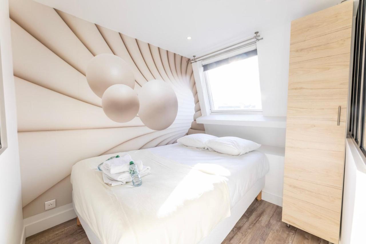 Amazing Apartment Under The Roof In Paris 8Th Dış mekan fotoğraf