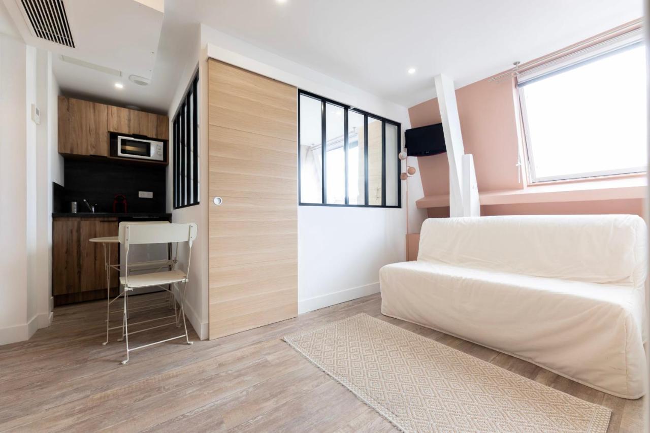 Amazing Apartment Under The Roof In Paris 8Th Dış mekan fotoğraf