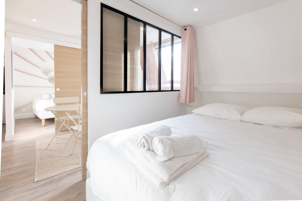 Amazing Apartment Under The Roof In Paris 8Th Dış mekan fotoğraf