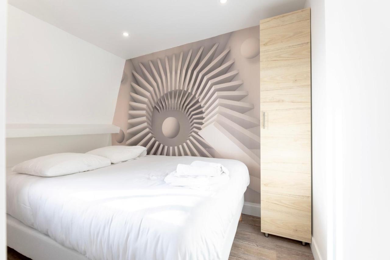 Amazing Apartment Under The Roof In Paris 8Th Dış mekan fotoğraf